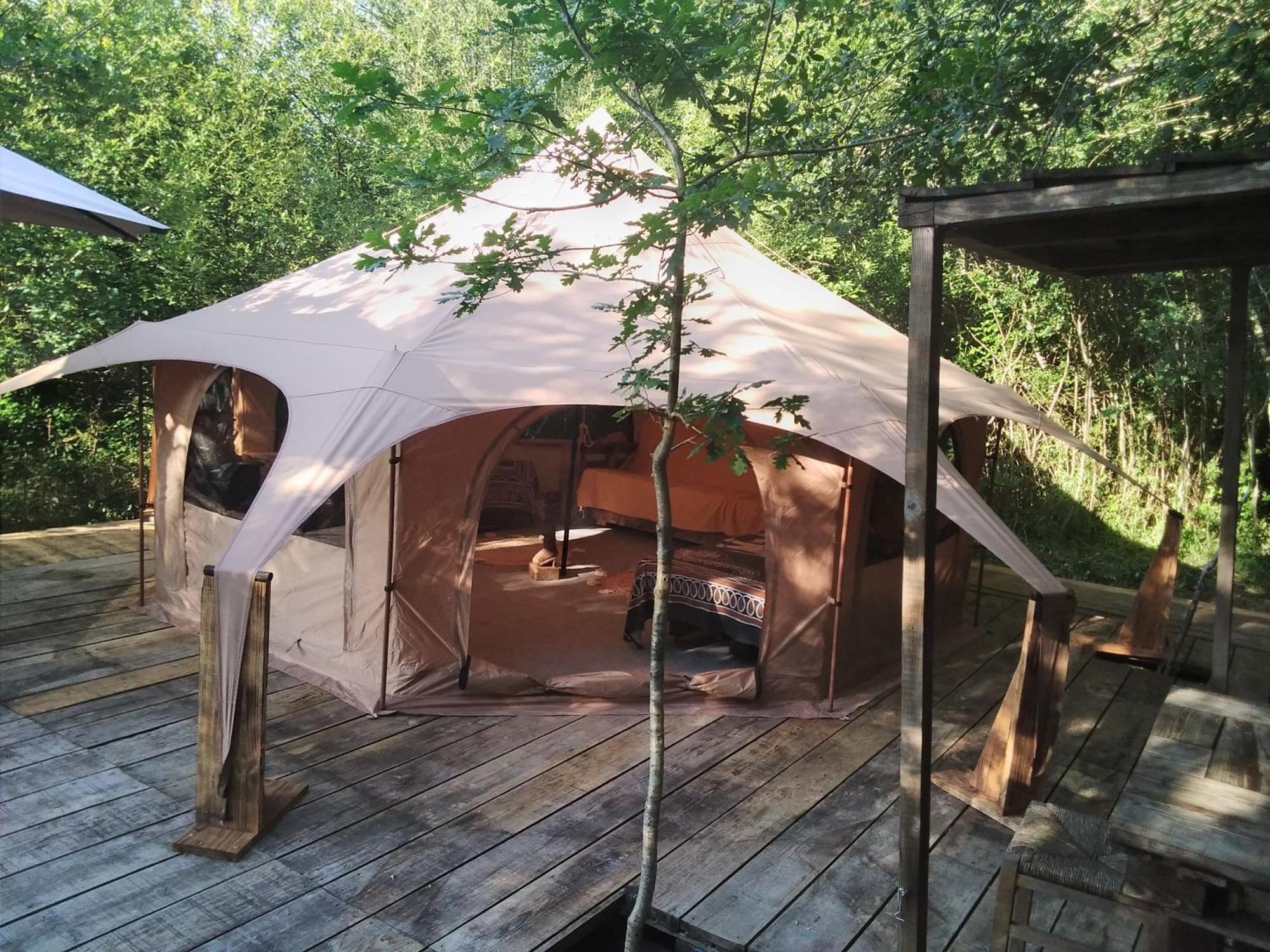 Tente Safari Lodge Dans Foret Luxuriante Vielle-Tursan Kültér fotó